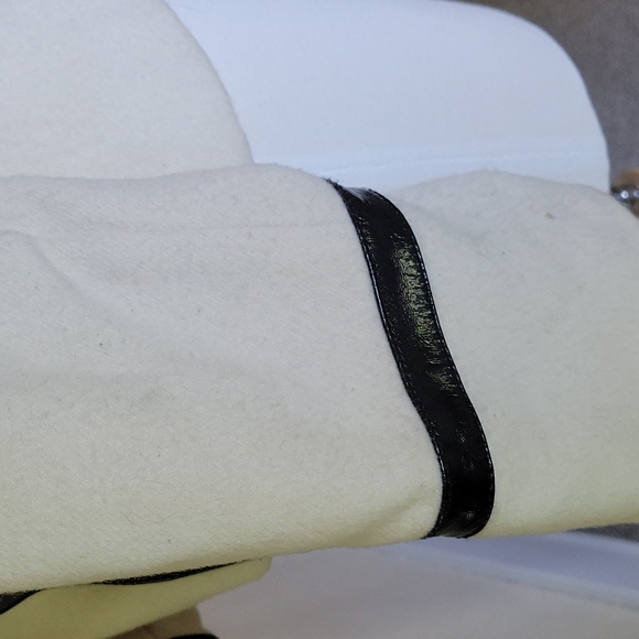 Bebe white jacket in a size - Picture 5 of 9